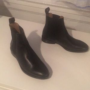 Never been worn Everlane black leather booties